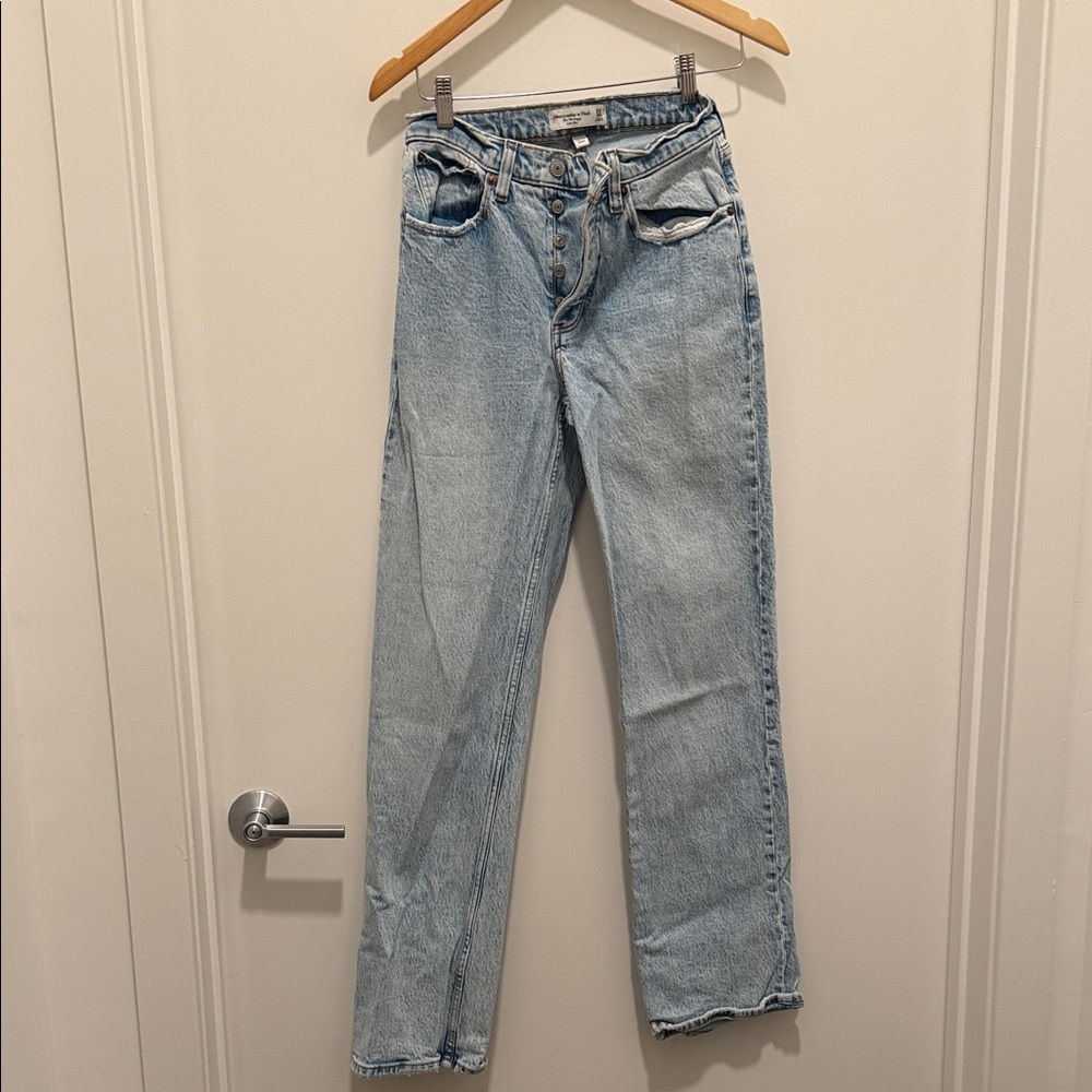 Abercrombie & Fitch The 90’s Baggy Low Rise Jeans